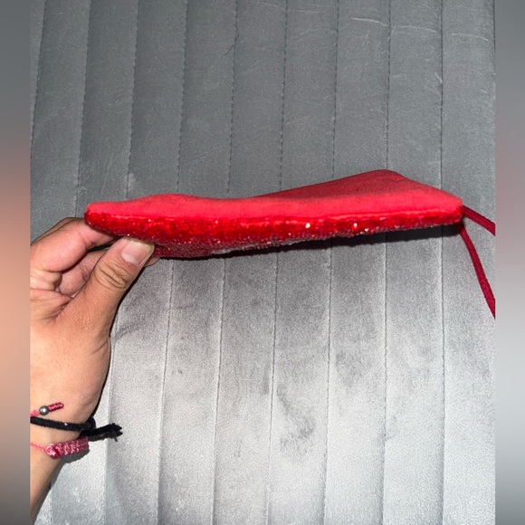 Liz Claiborne Letter “D” beaded wristlet - Picture 3 of 5